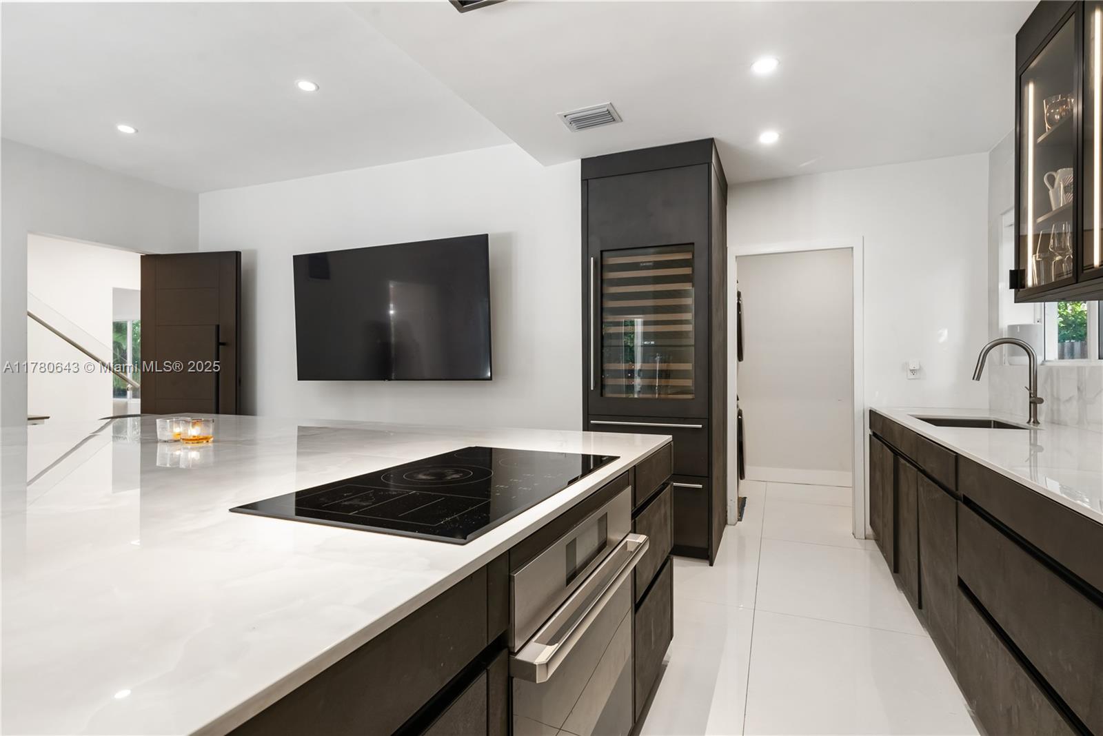 LA GORCE GOLF SUB PB 14-43 - Residential