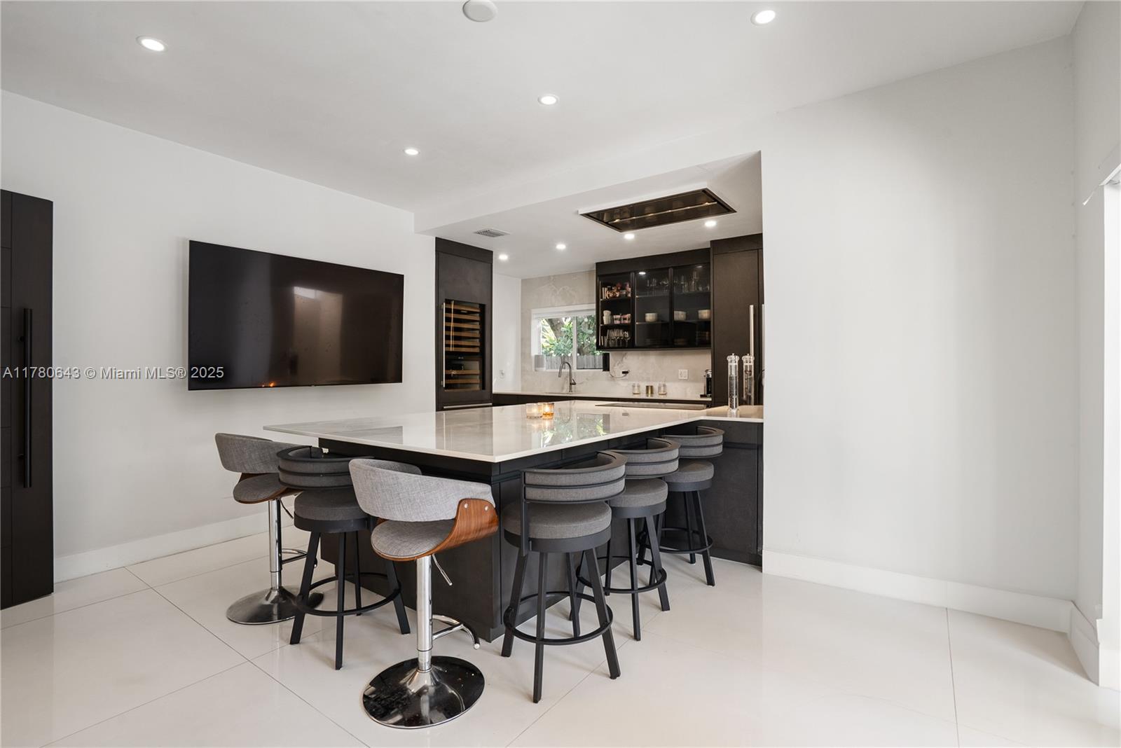 LA GORCE GOLF SUB PB 14-43 - Residential