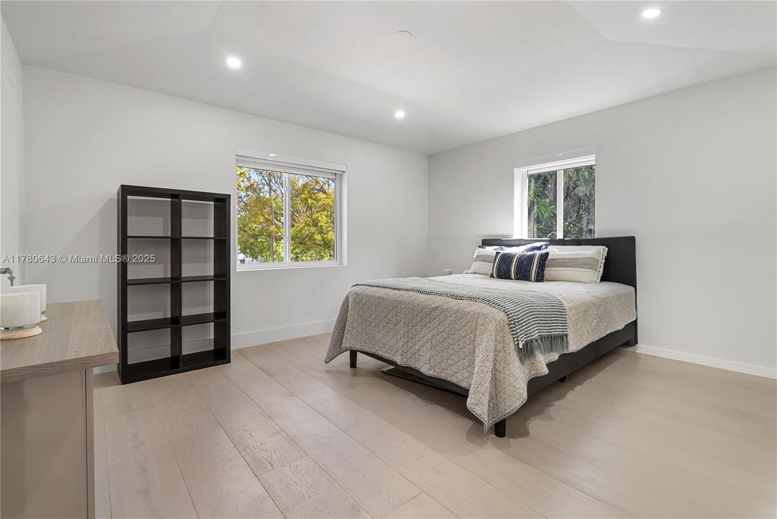 LA GORCE GOLF SUB PB 14-43 - Residential