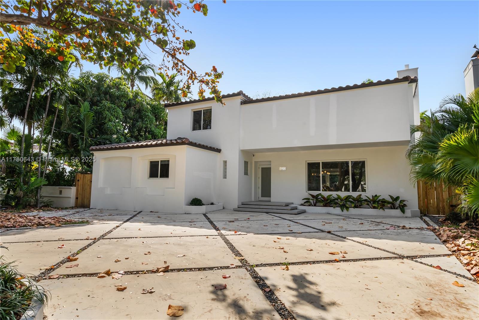 LA GORCE GOLF SUB PB 14-43 - Residential