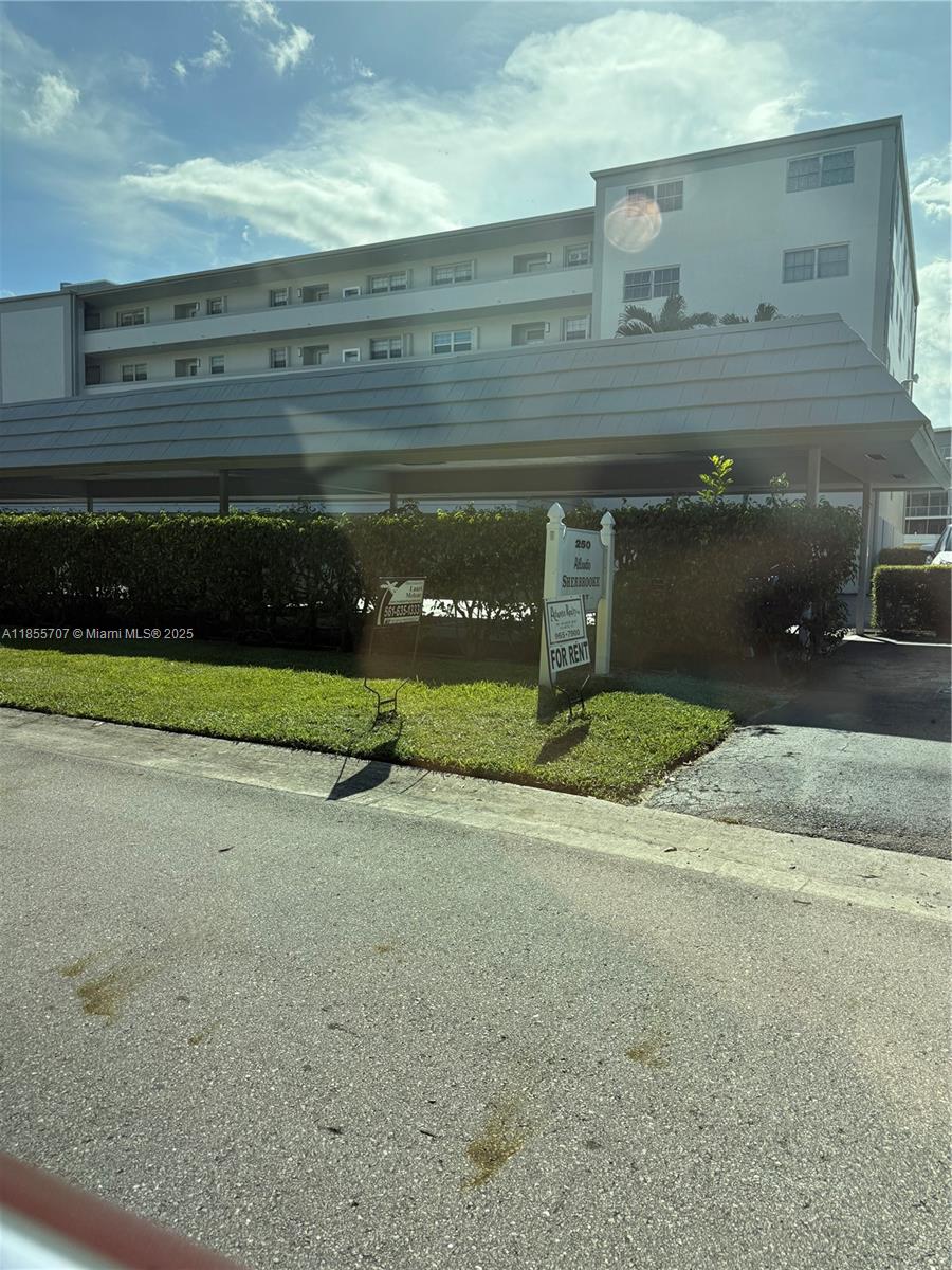 Atlantis Sherbrooke Villa - Residential Lease
