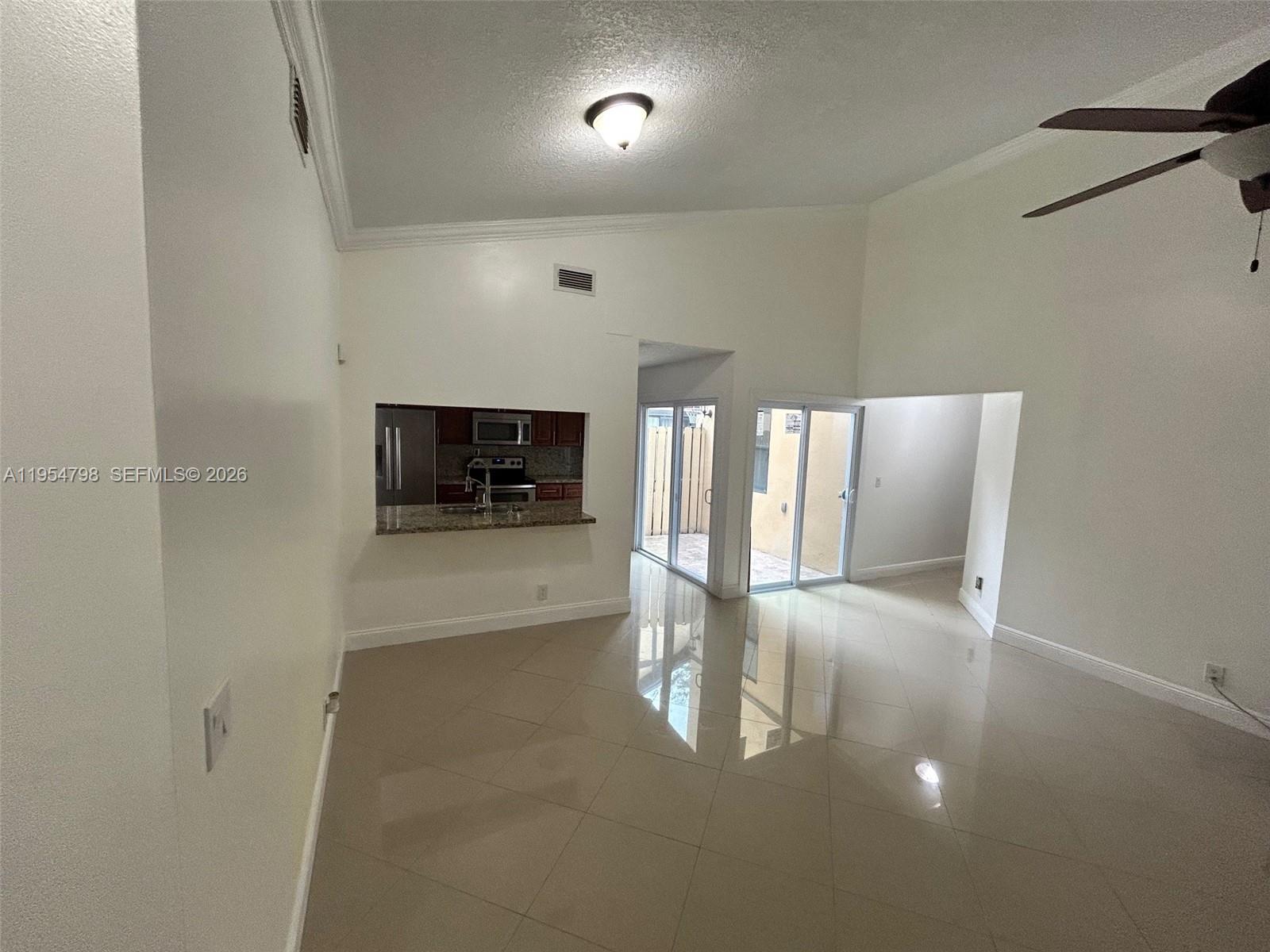 SPRINGTREE LAKES - Residential Lease