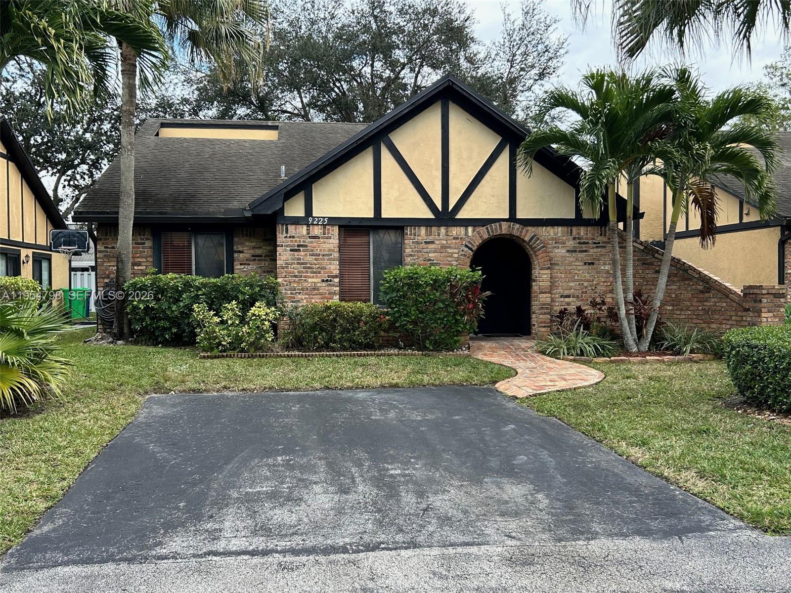 SPRINGTREE LAKES - Residential Lease