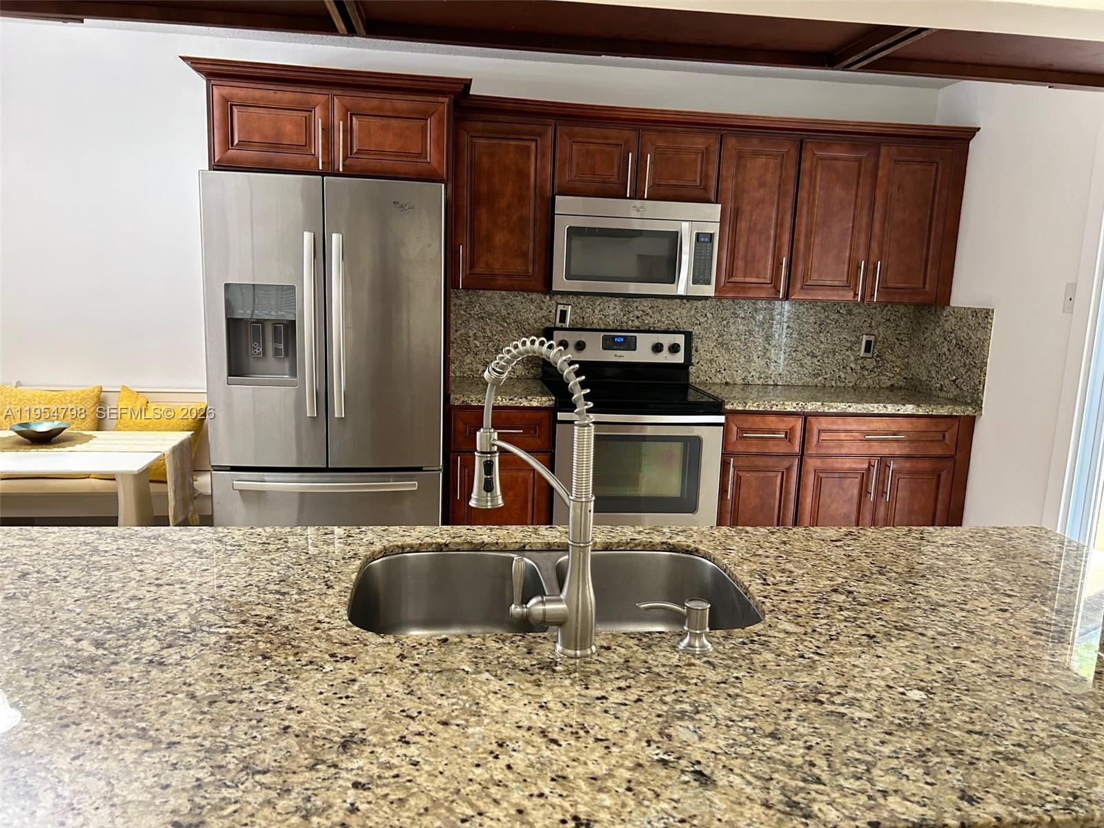 SPRINGTREE LAKES - Residential Lease