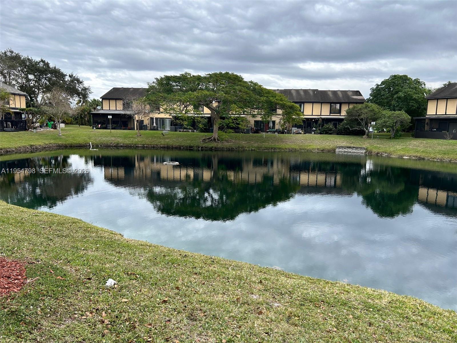 SPRINGTREE LAKES - Residential Lease