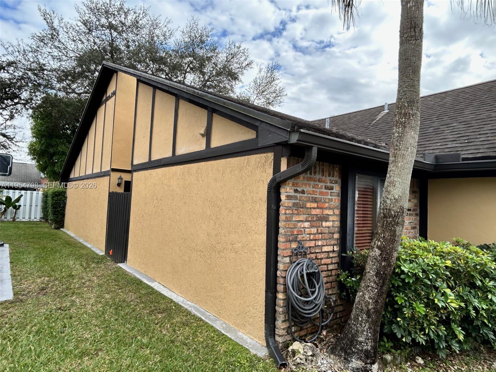 SPRINGTREE LAKES - Residential Lease