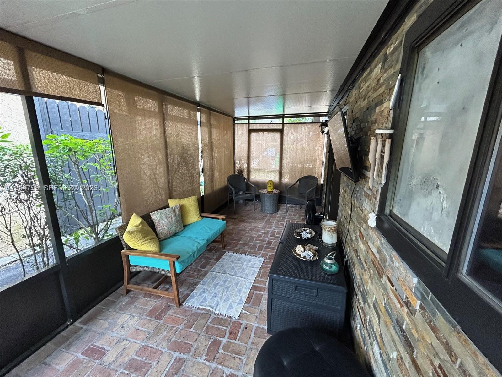 SPRINGTREE LAKES - Residential Lease
