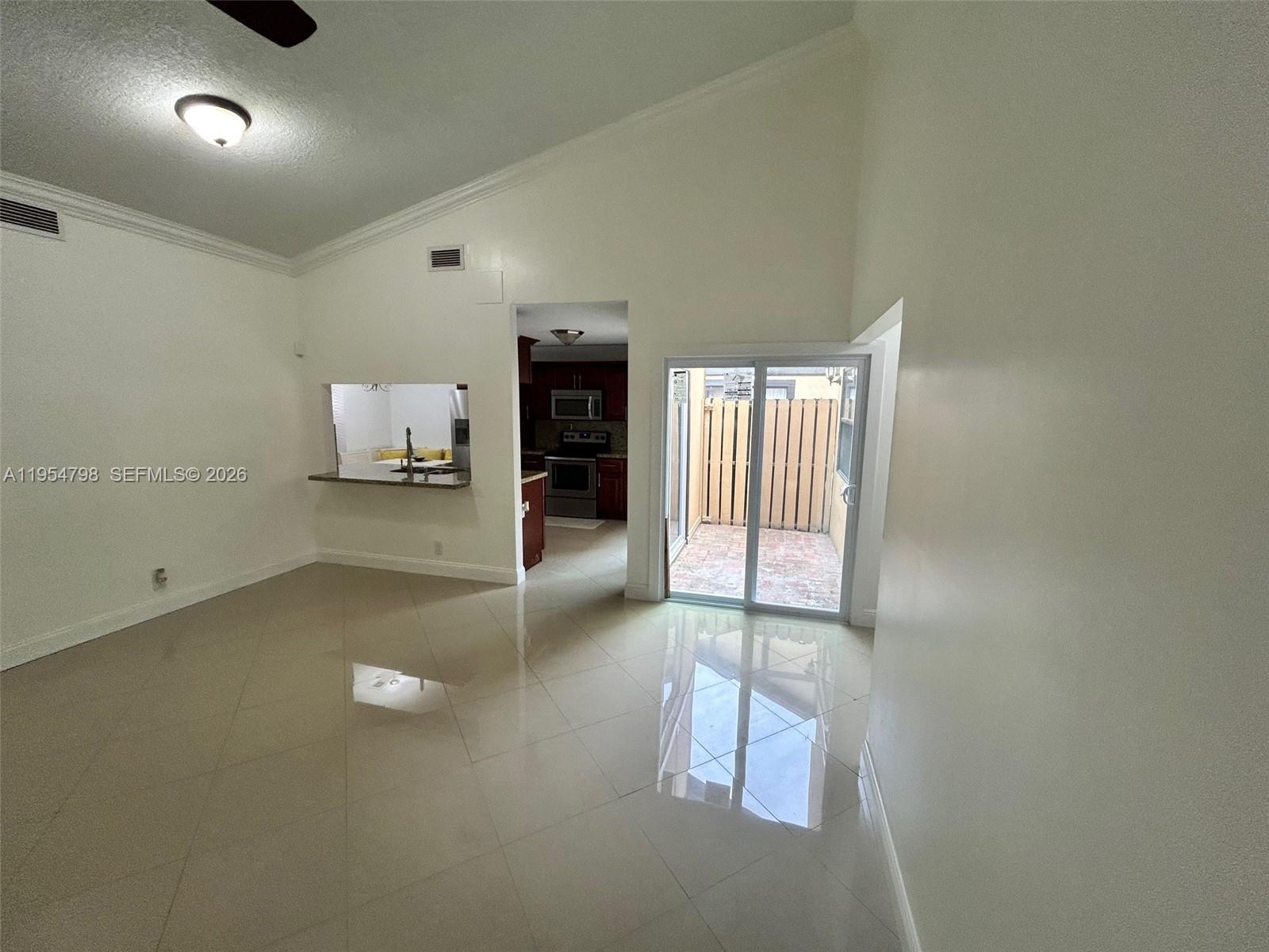 SPRINGTREE LAKES - Residential Lease