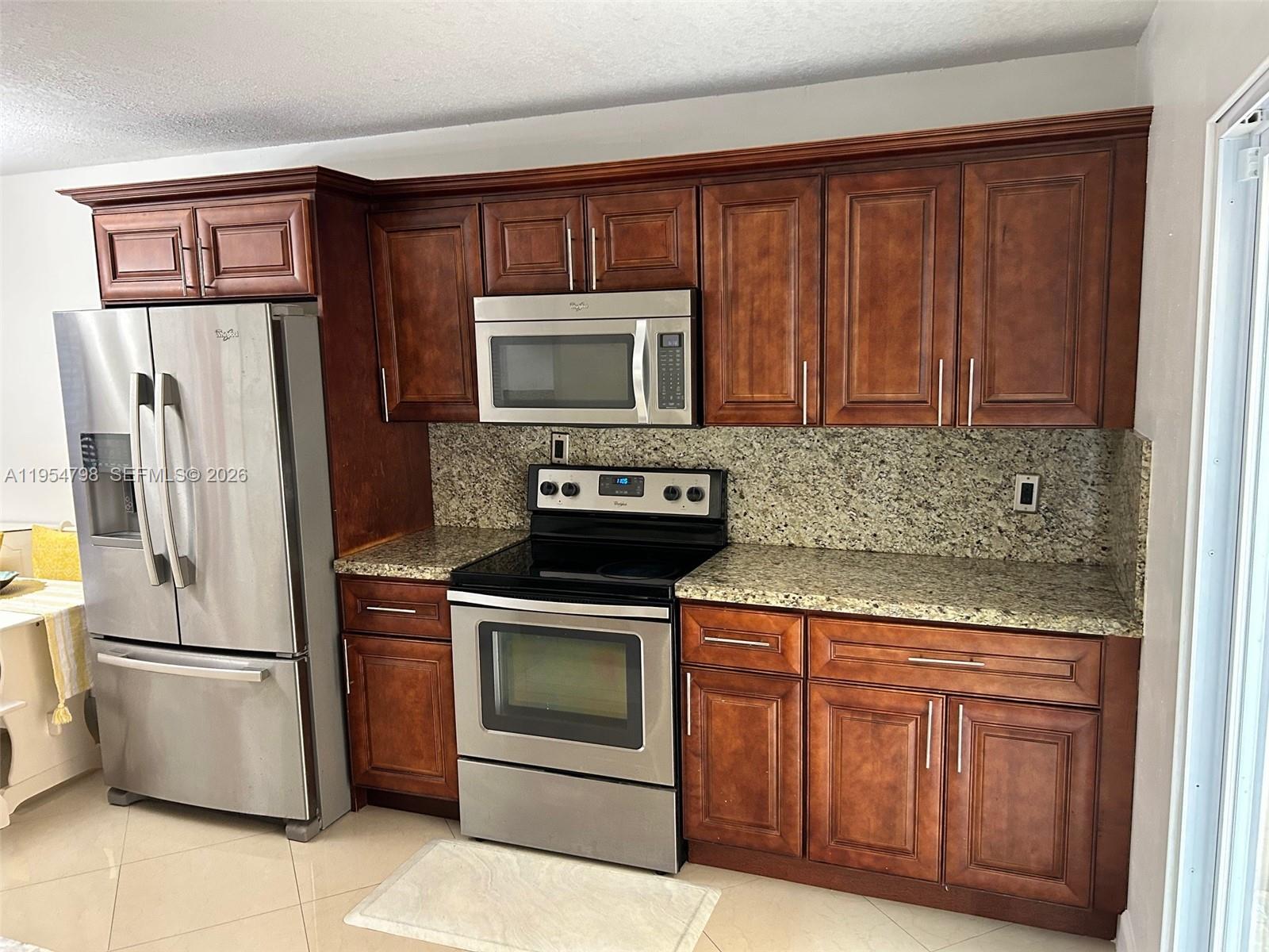 SPRINGTREE LAKES - Residential Lease