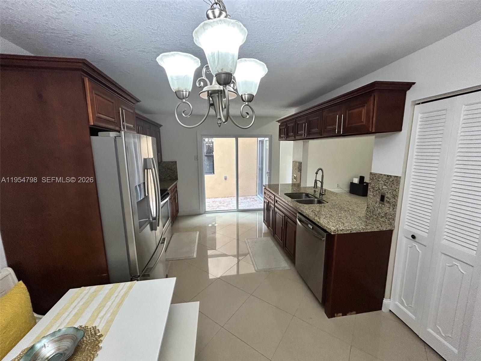SPRINGTREE LAKES - Residential Lease