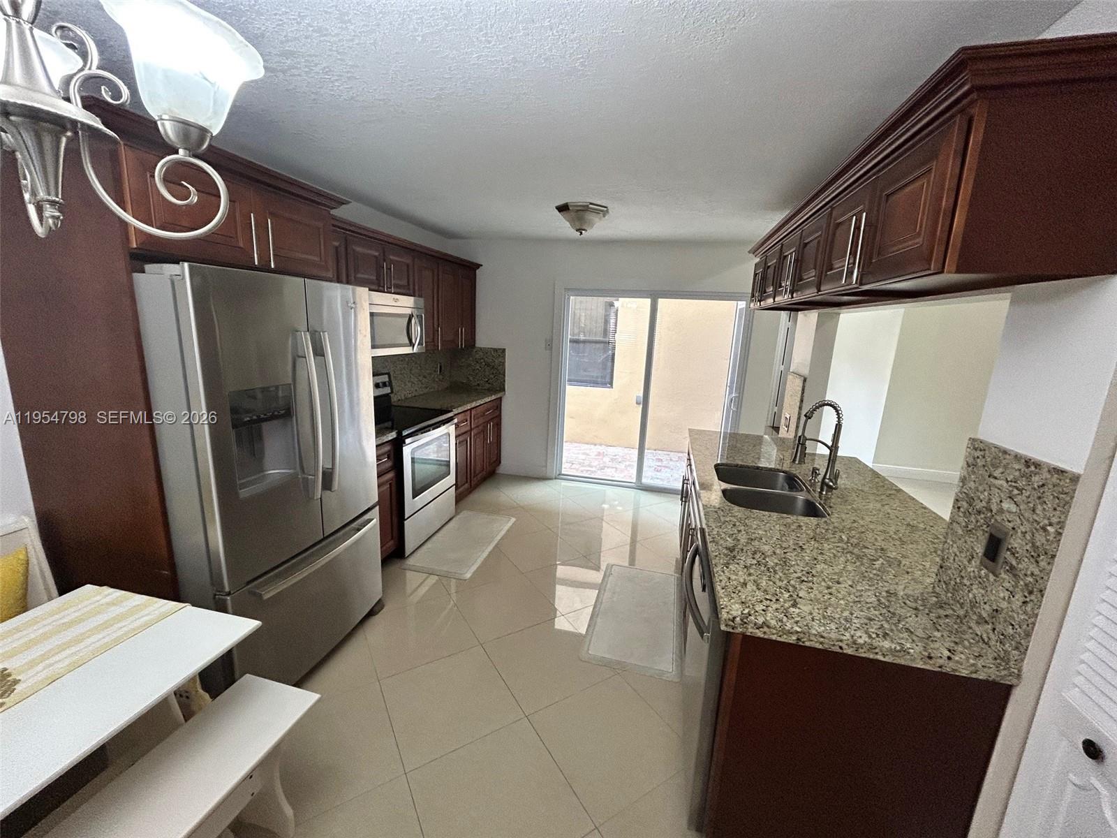SPRINGTREE LAKES - Residential Lease