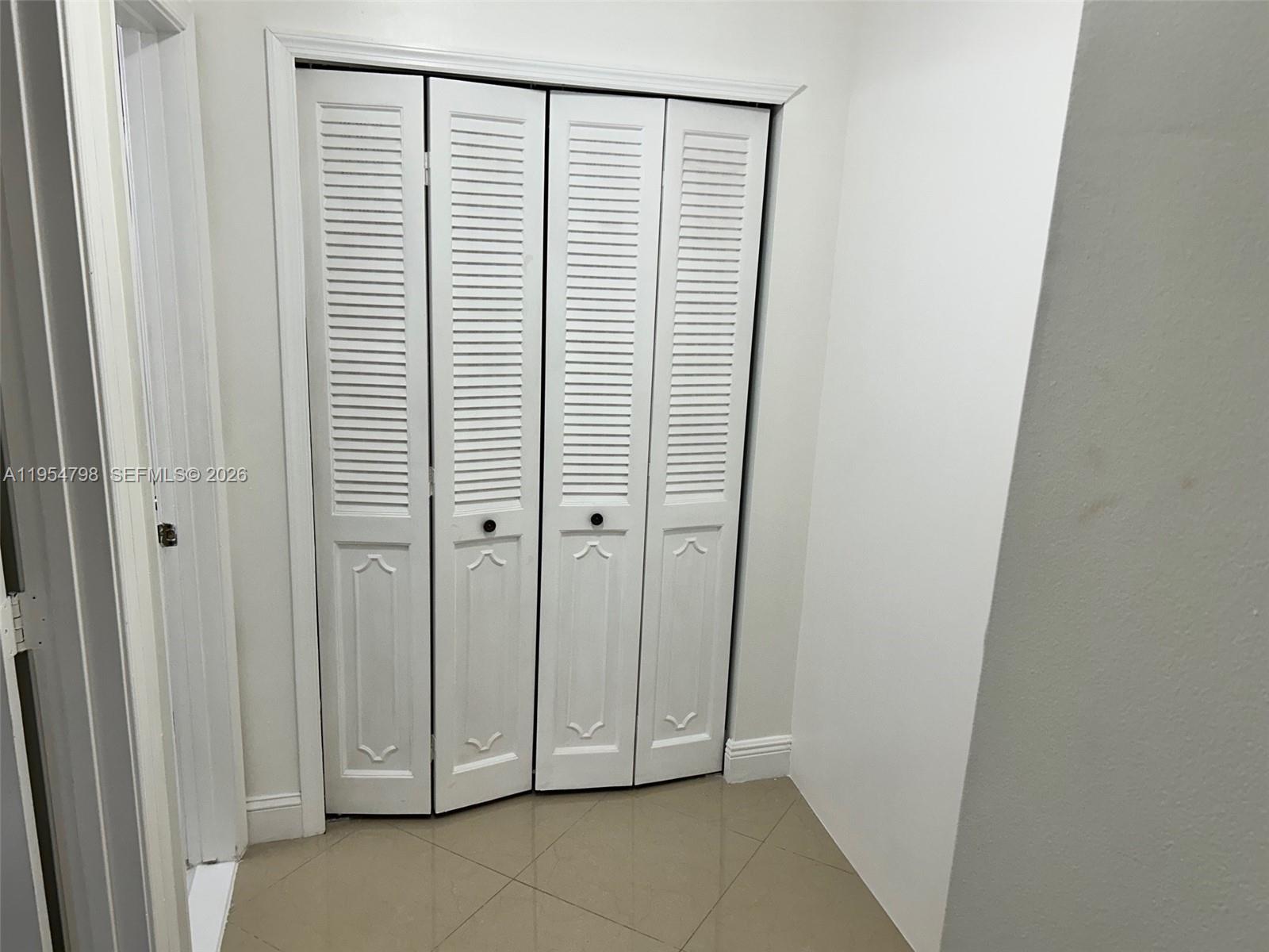 SPRINGTREE LAKES - Residential Lease