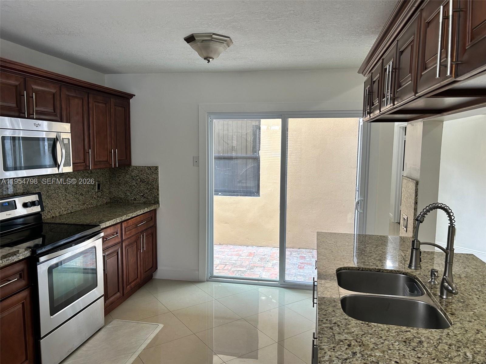 SPRINGTREE LAKES - Residential Lease