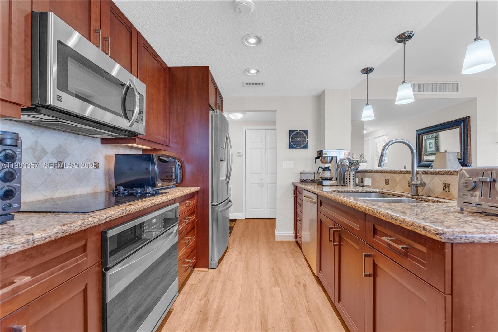 HILLCREST EAST NO 25 COND - Residential