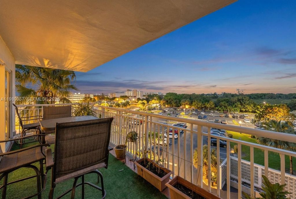 Photo of 3800 Hillcrest Dr #511, Hollywood, FL 33021 (MLS # A11980357)