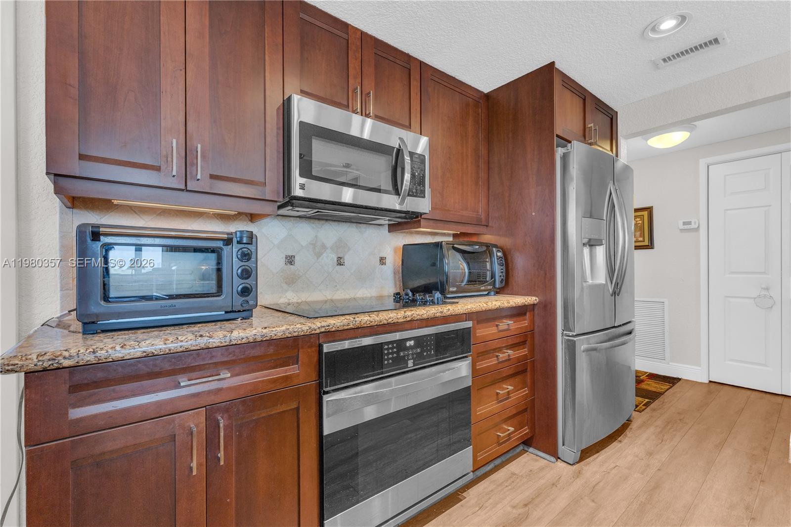 HILLCREST EAST NO 25 COND - Residential