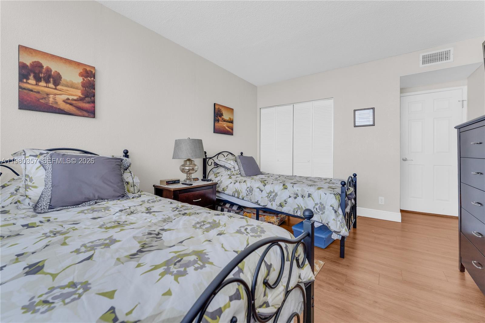 HILLCREST EAST NO 25 COND - Residential