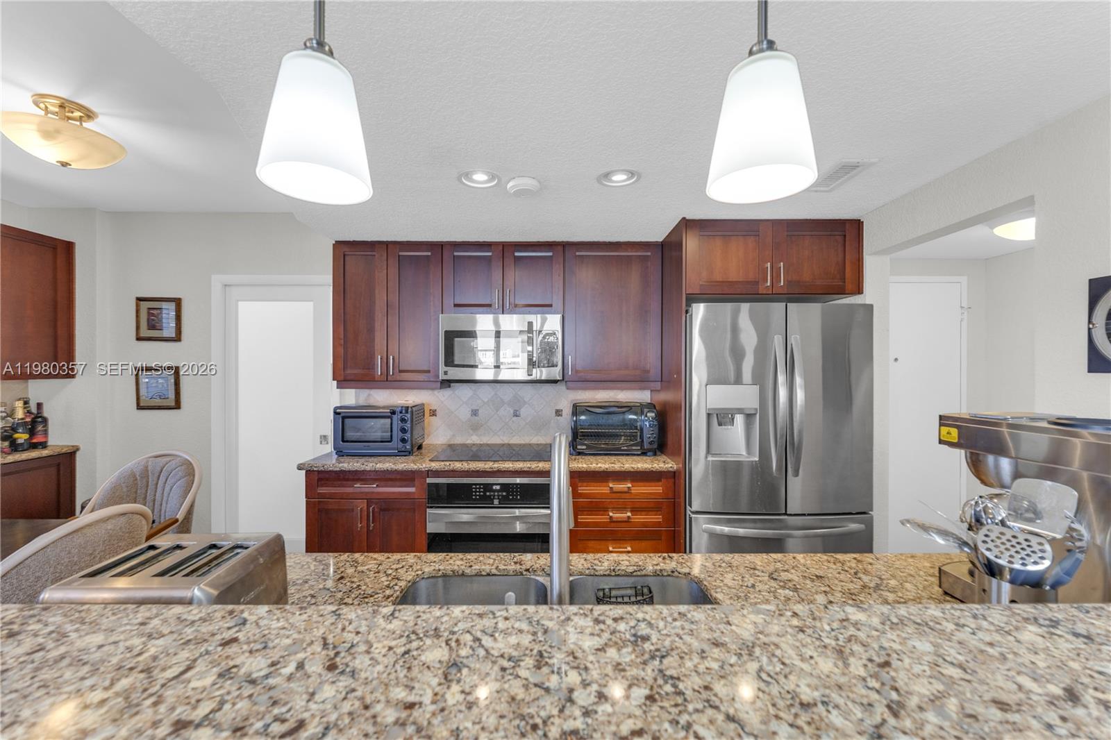 HILLCREST EAST NO 25 COND - Residential