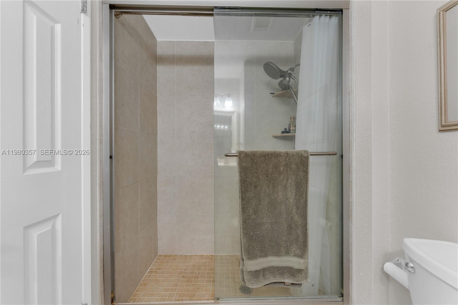 HILLCREST EAST NO 25 COND - Residential