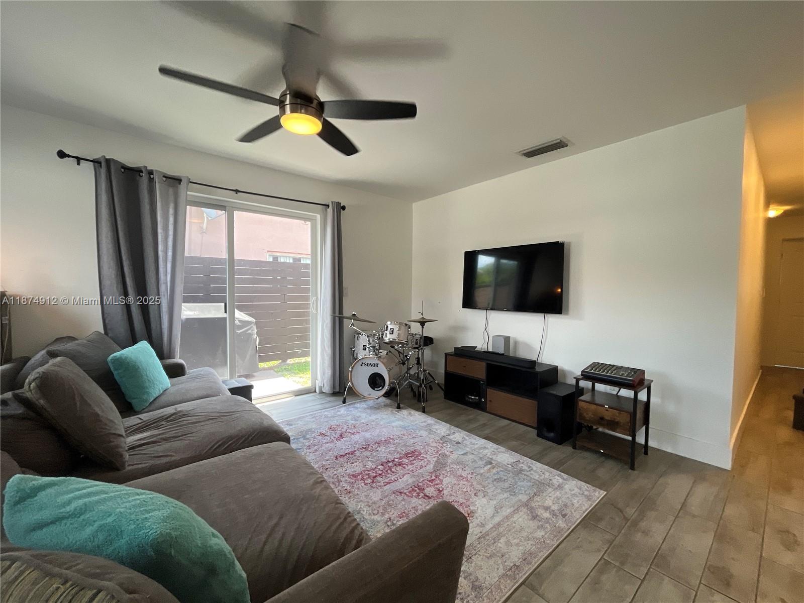 PATTERSON PARK 1ST ADD - Residential Lease