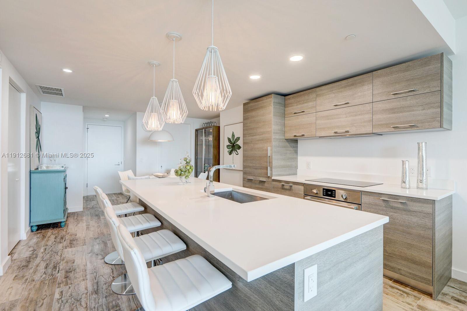 PARAISO BAY CONDO - Residential Lease