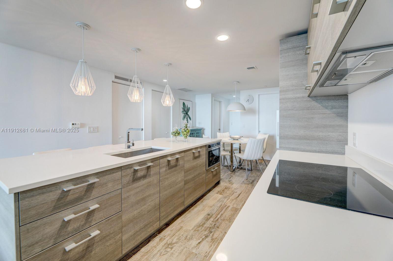 PARAISO BAY CONDO - Residential Lease