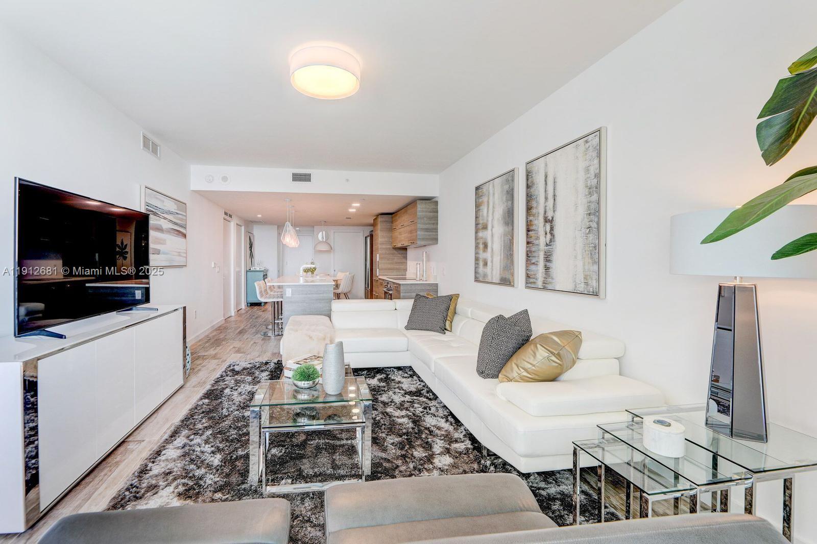 PARAISO BAY CONDO - Residential Lease