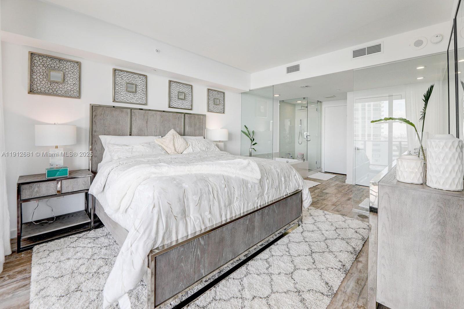 PARAISO BAY CONDO - Residential Lease