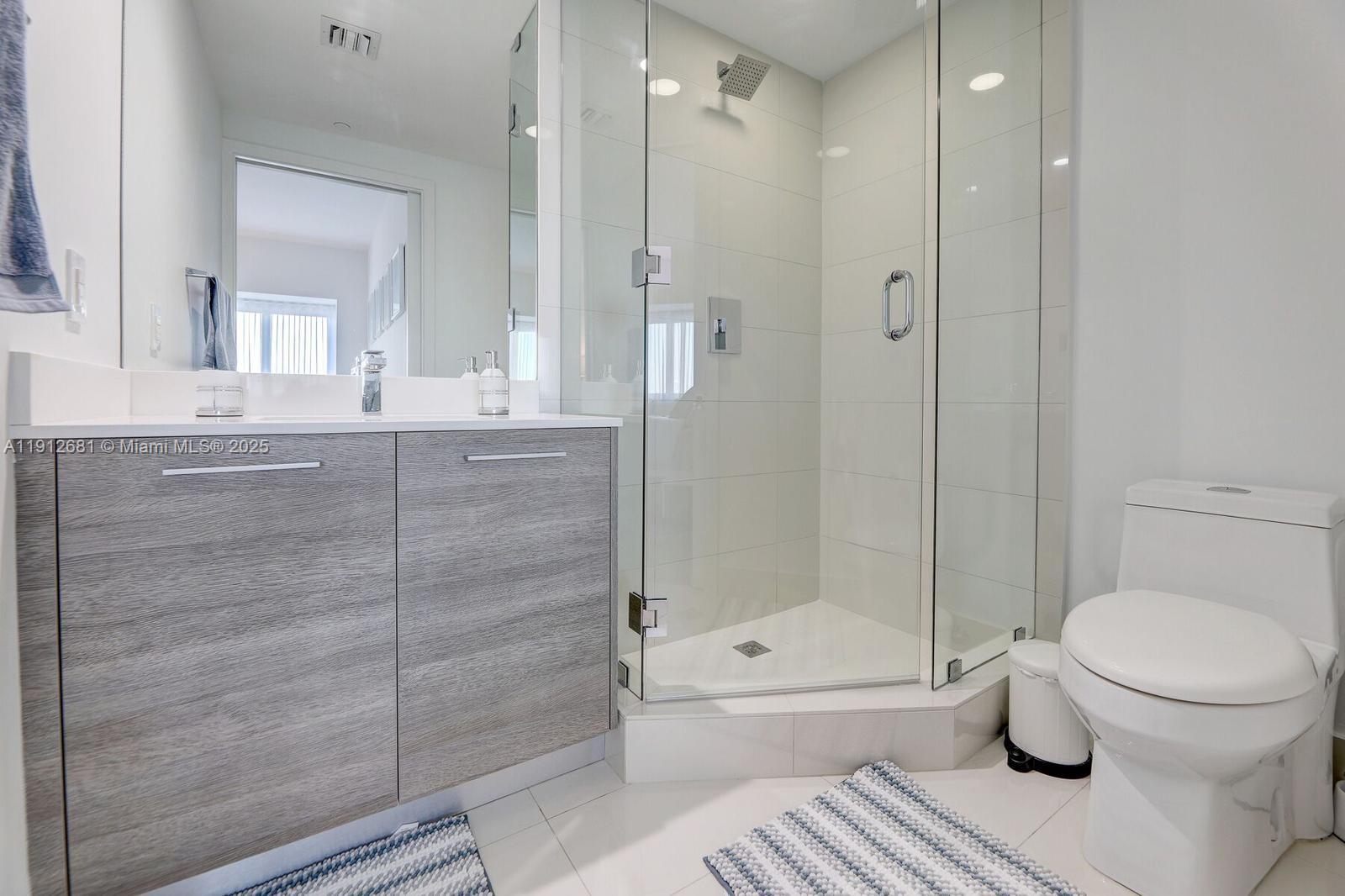 PARAISO BAY CONDO - Residential Lease