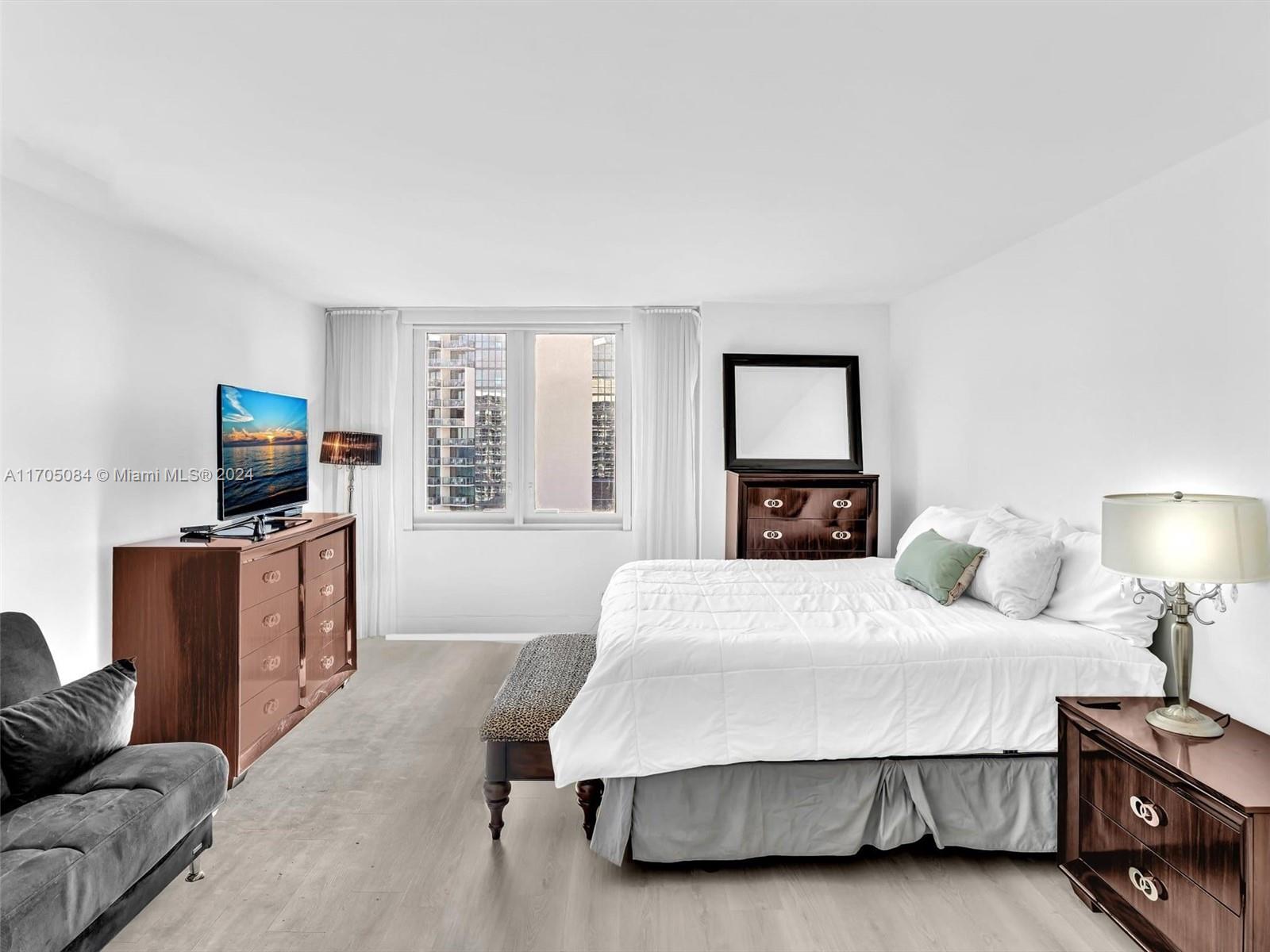 RONEY PALACE CONDO - Residential