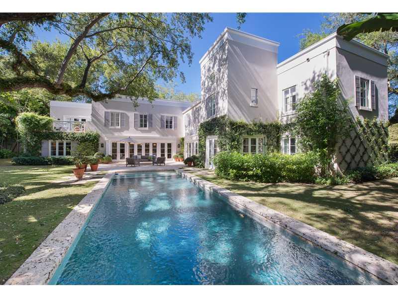 THE MOORINGS - Residential