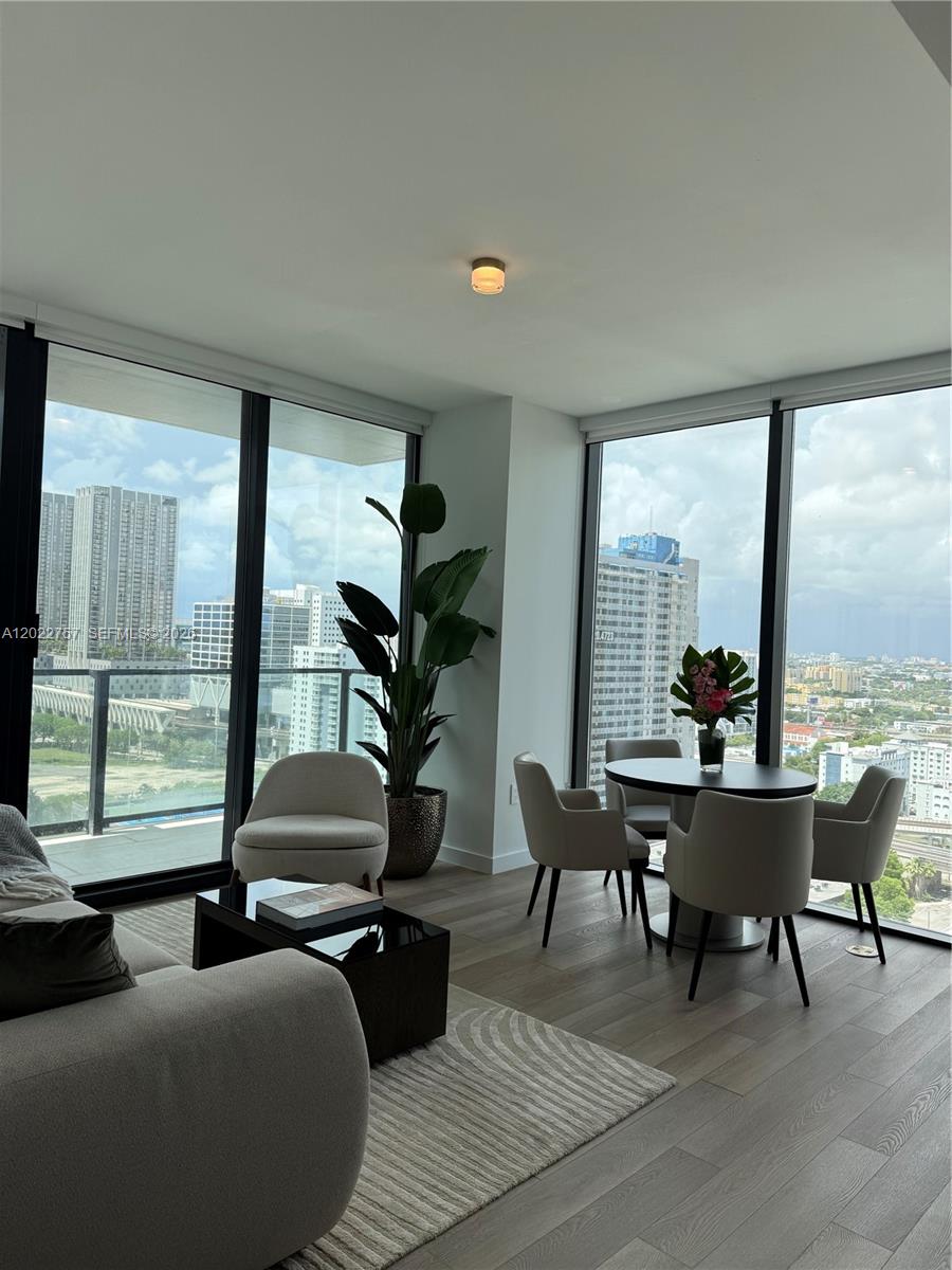 Eleven Hotel & Residences - Residential