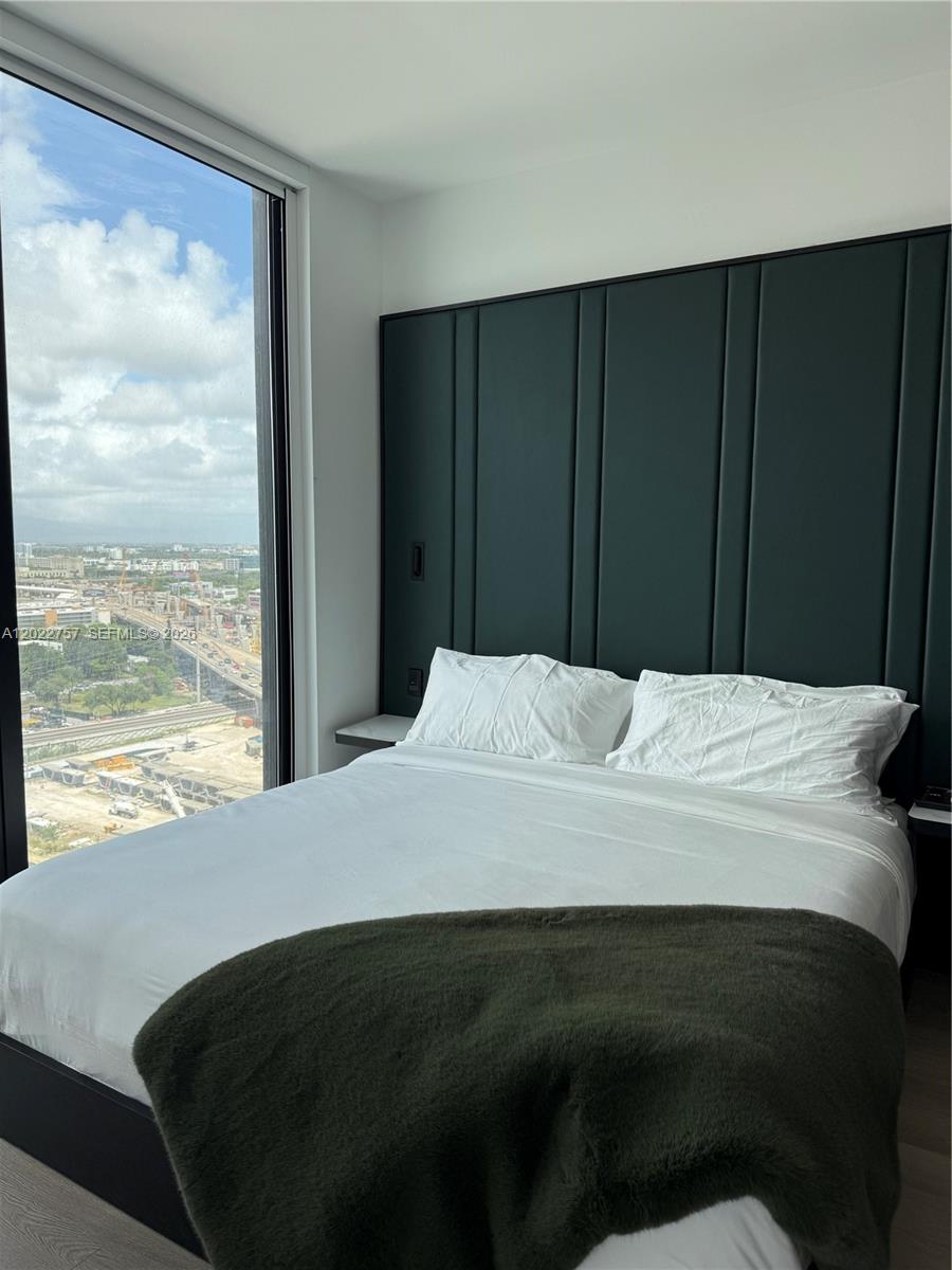 Eleven Hotel & Residences - Residential