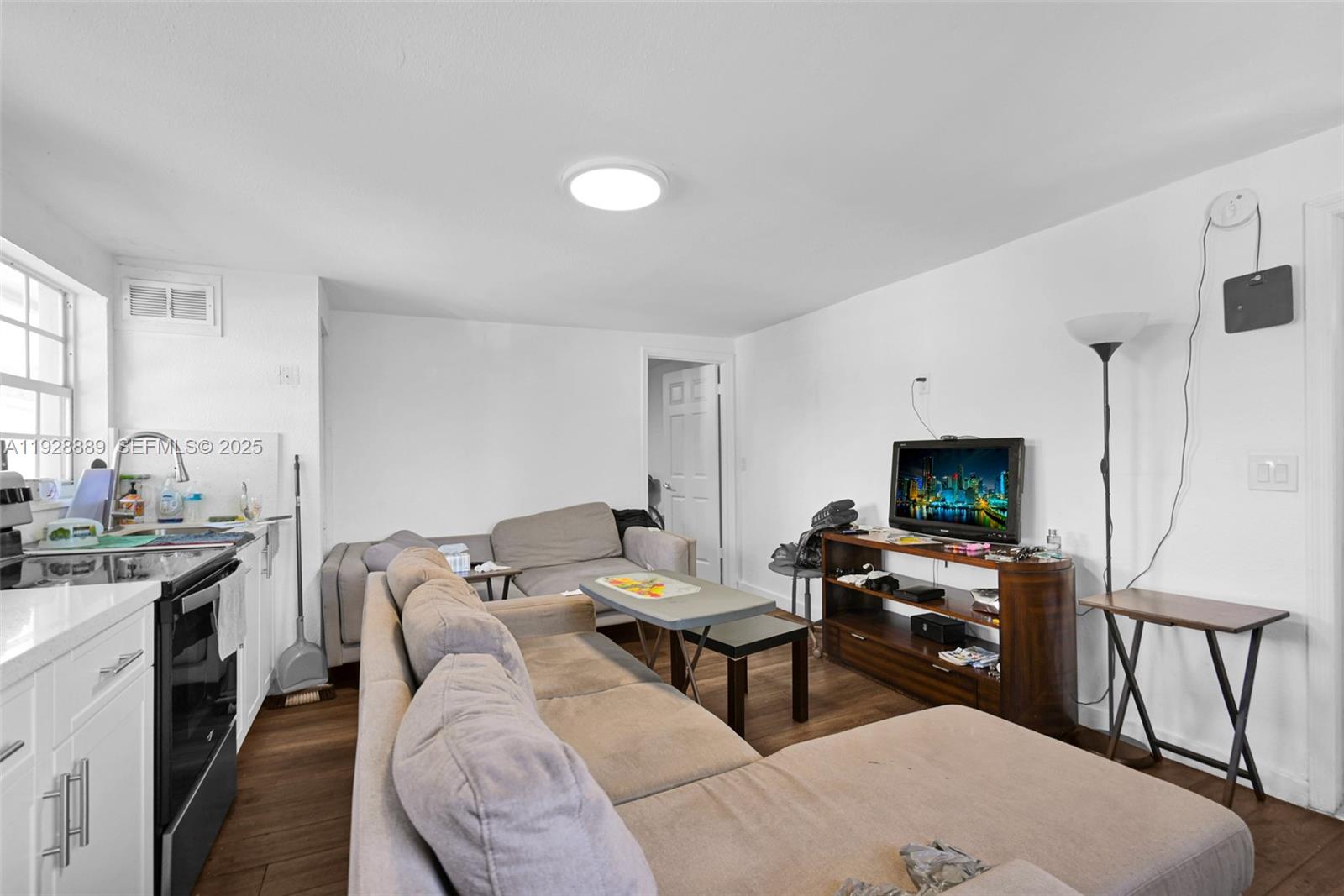 GABLES MANOR SUB - Residential Income