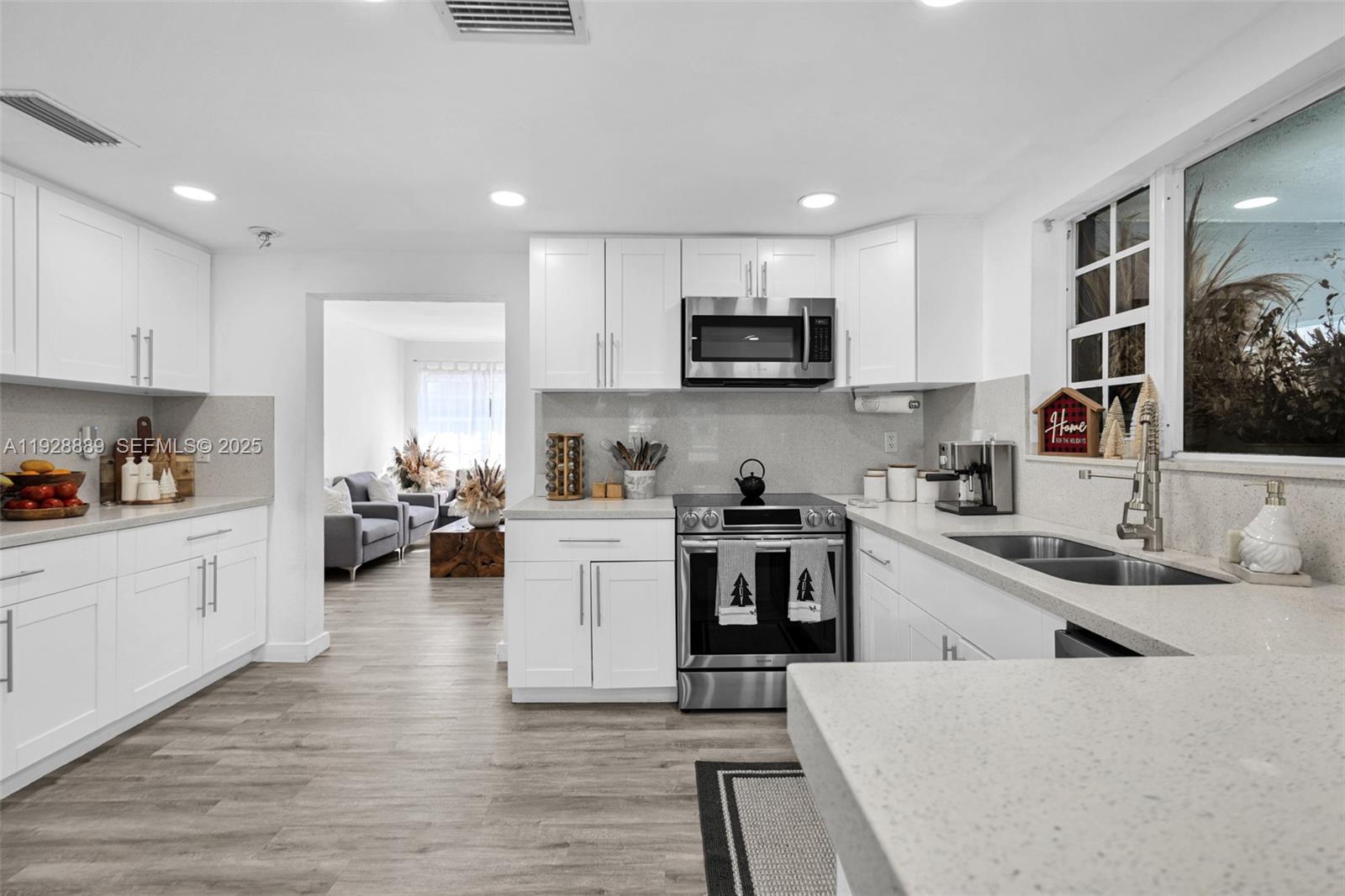 GABLES MANOR SUB - Residential Income