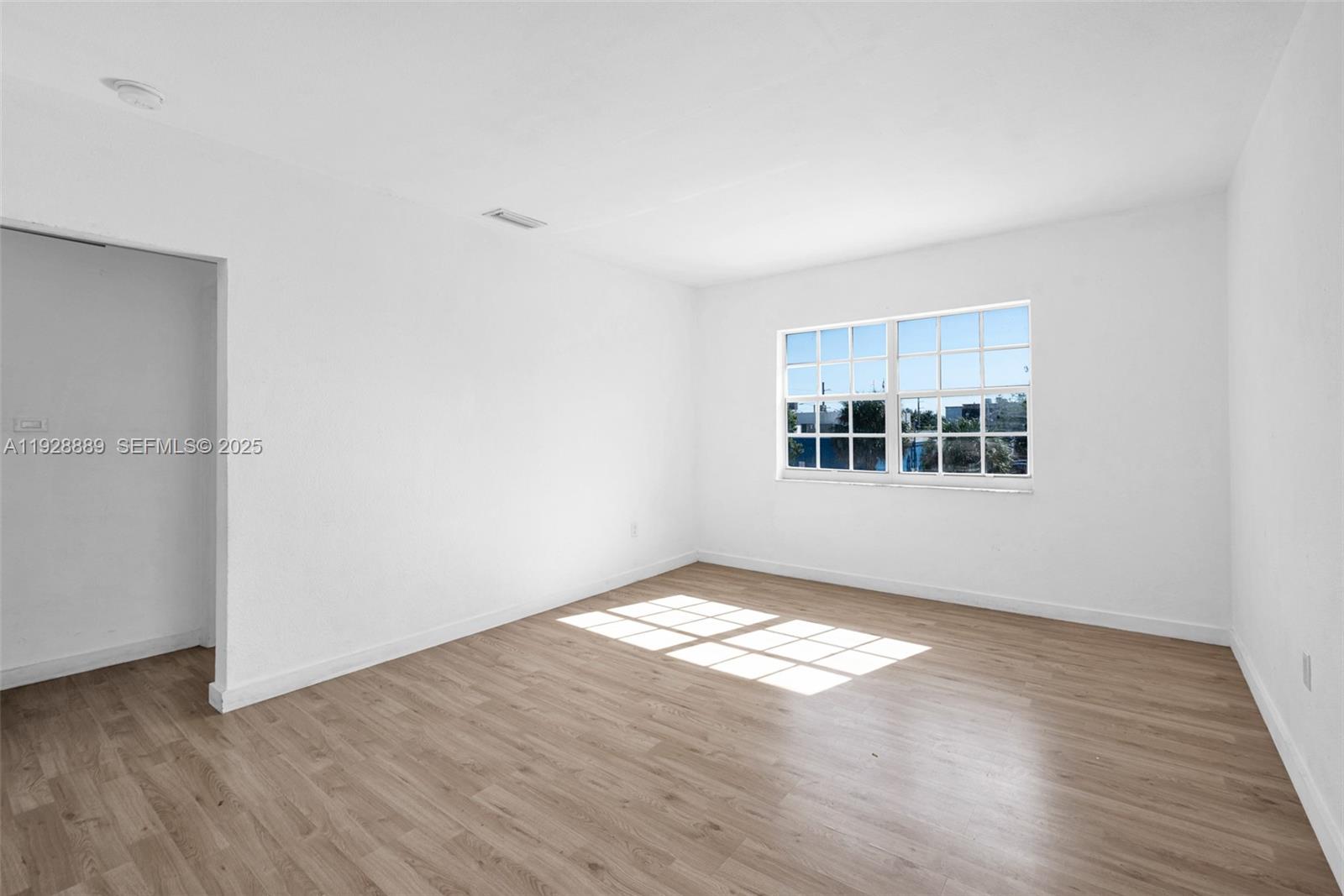 GABLES MANOR SUB - Residential Income