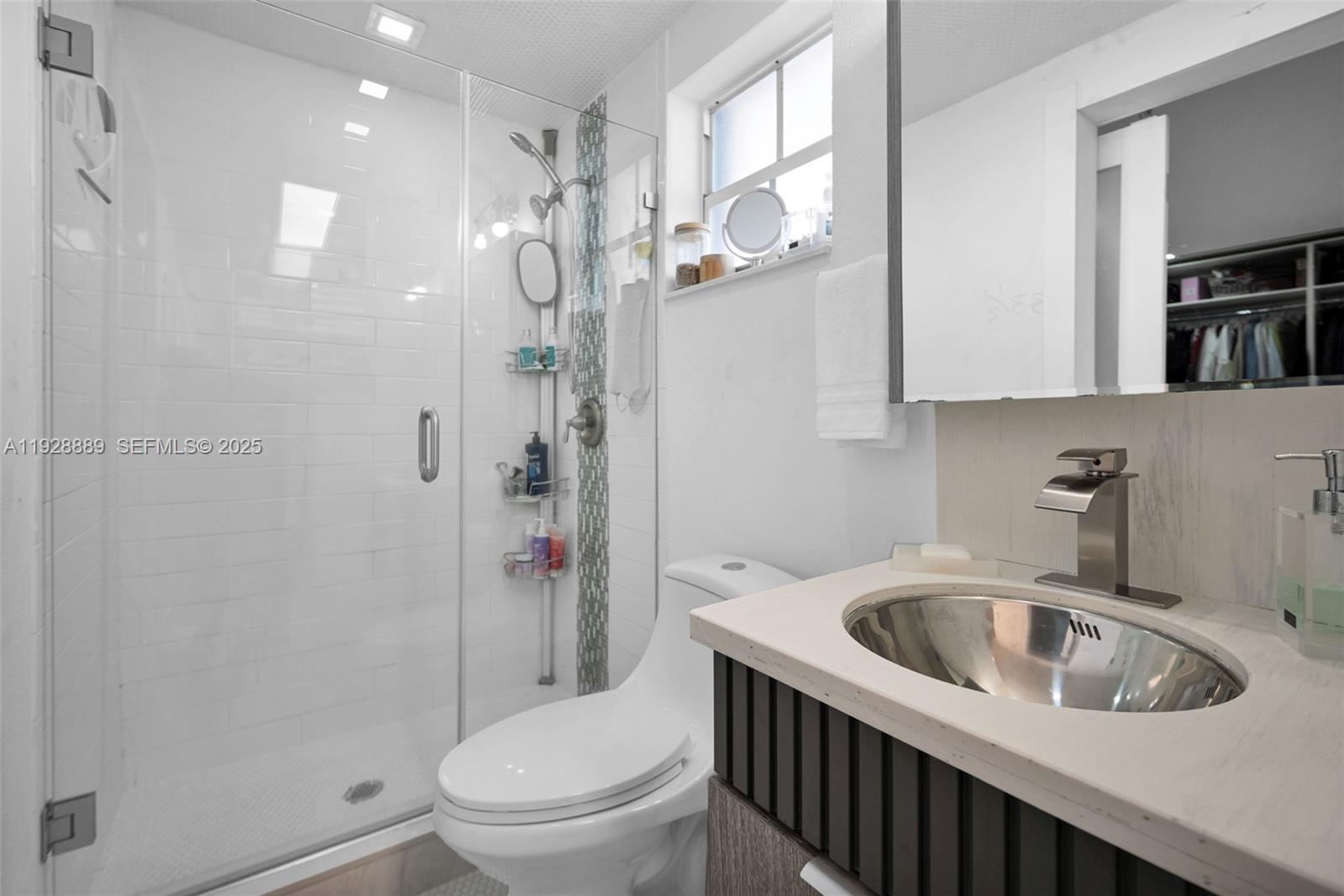 GABLES MANOR SUB - Residential Income