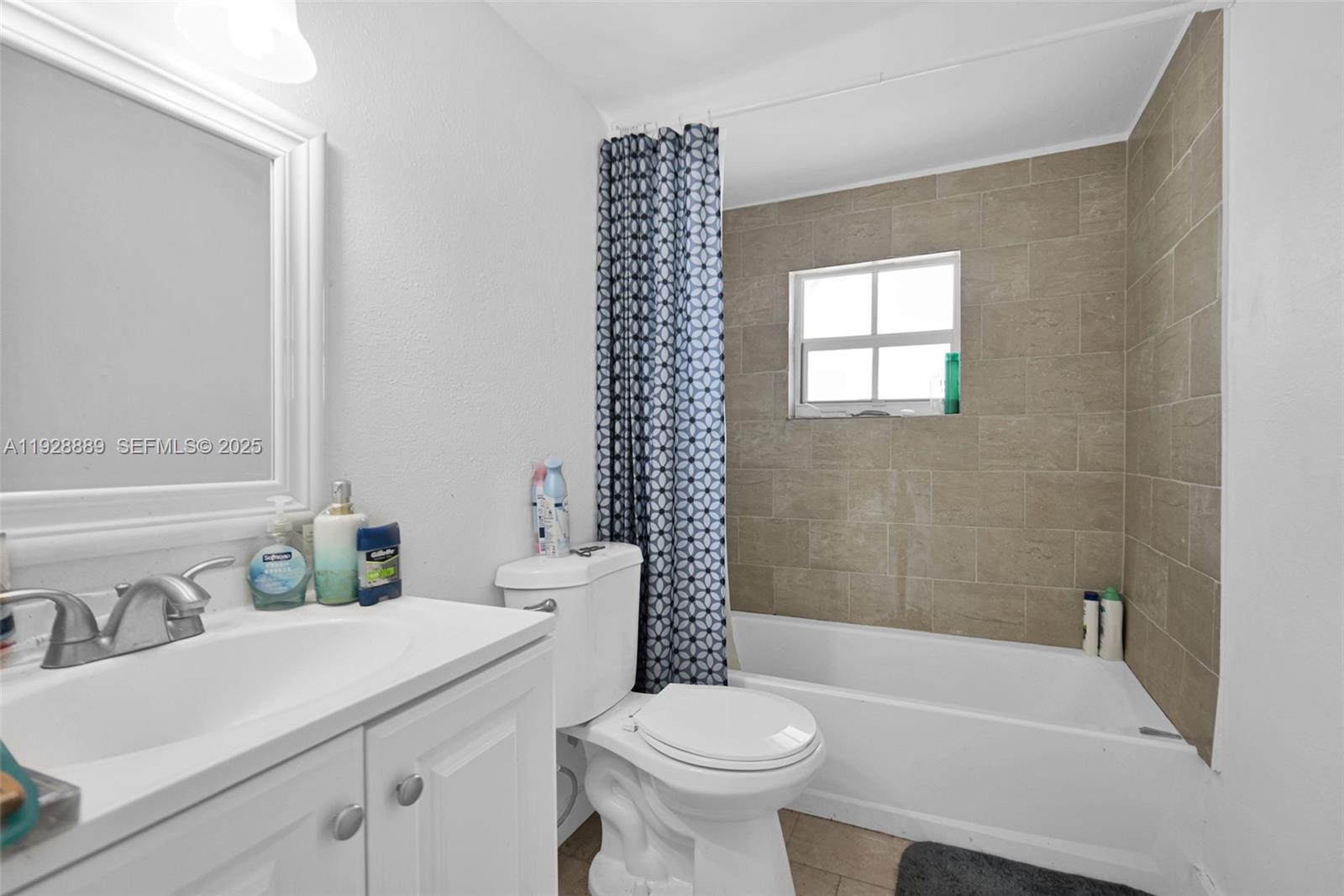 GABLES MANOR SUB - Residential Income