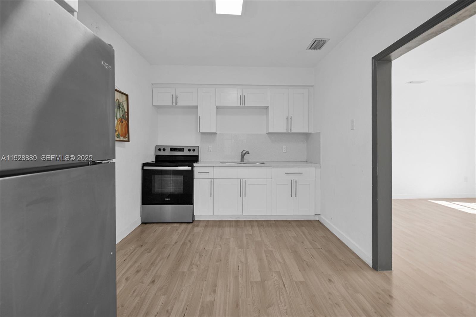 GABLES MANOR SUB - Residential Income