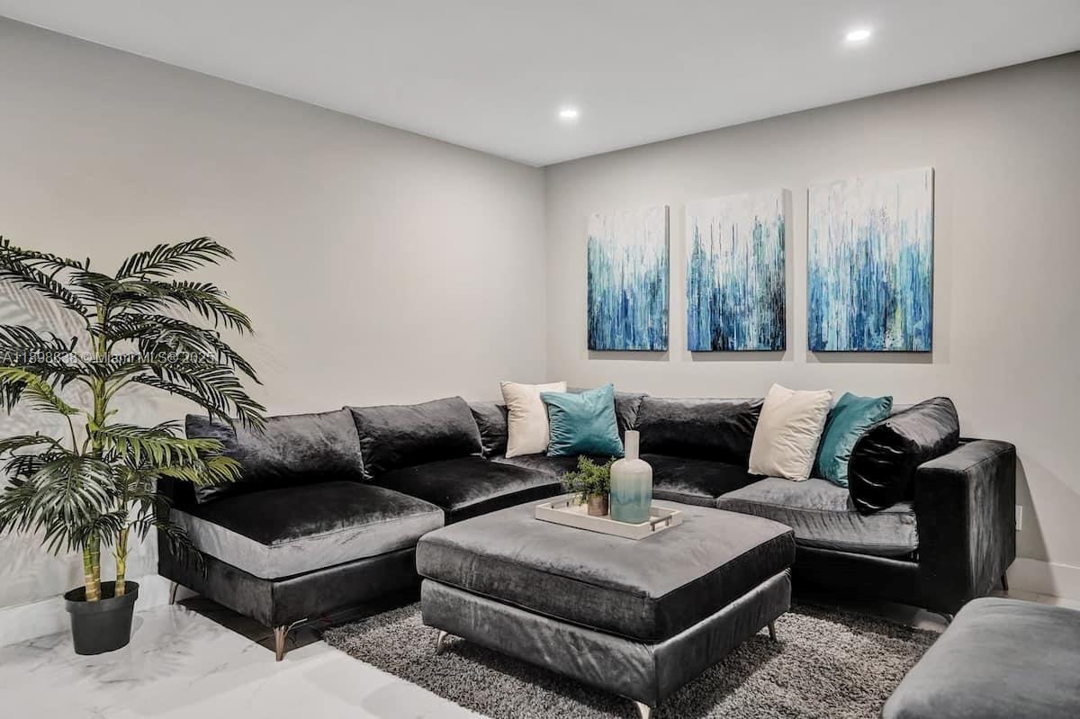SUNSET TRAILS NO 5 - Residential Lease