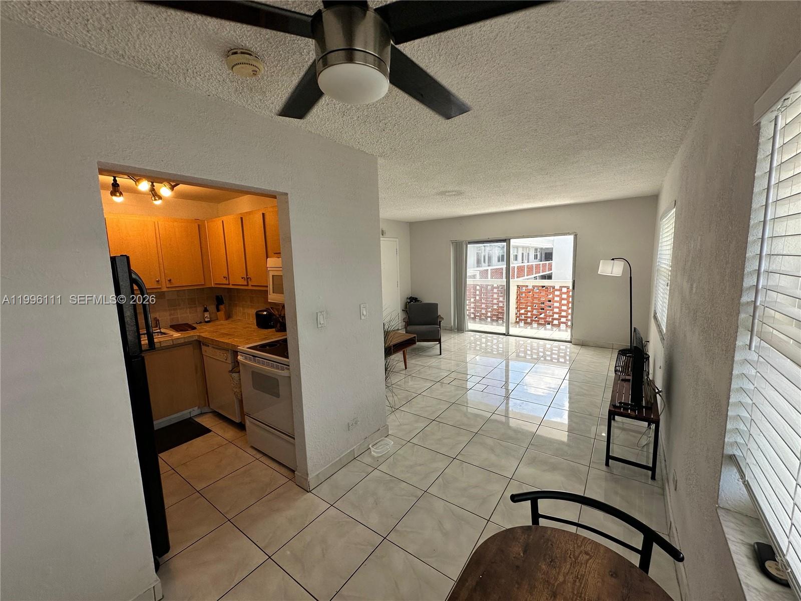 EASTERN SHORES WHITE HOUS - Residential