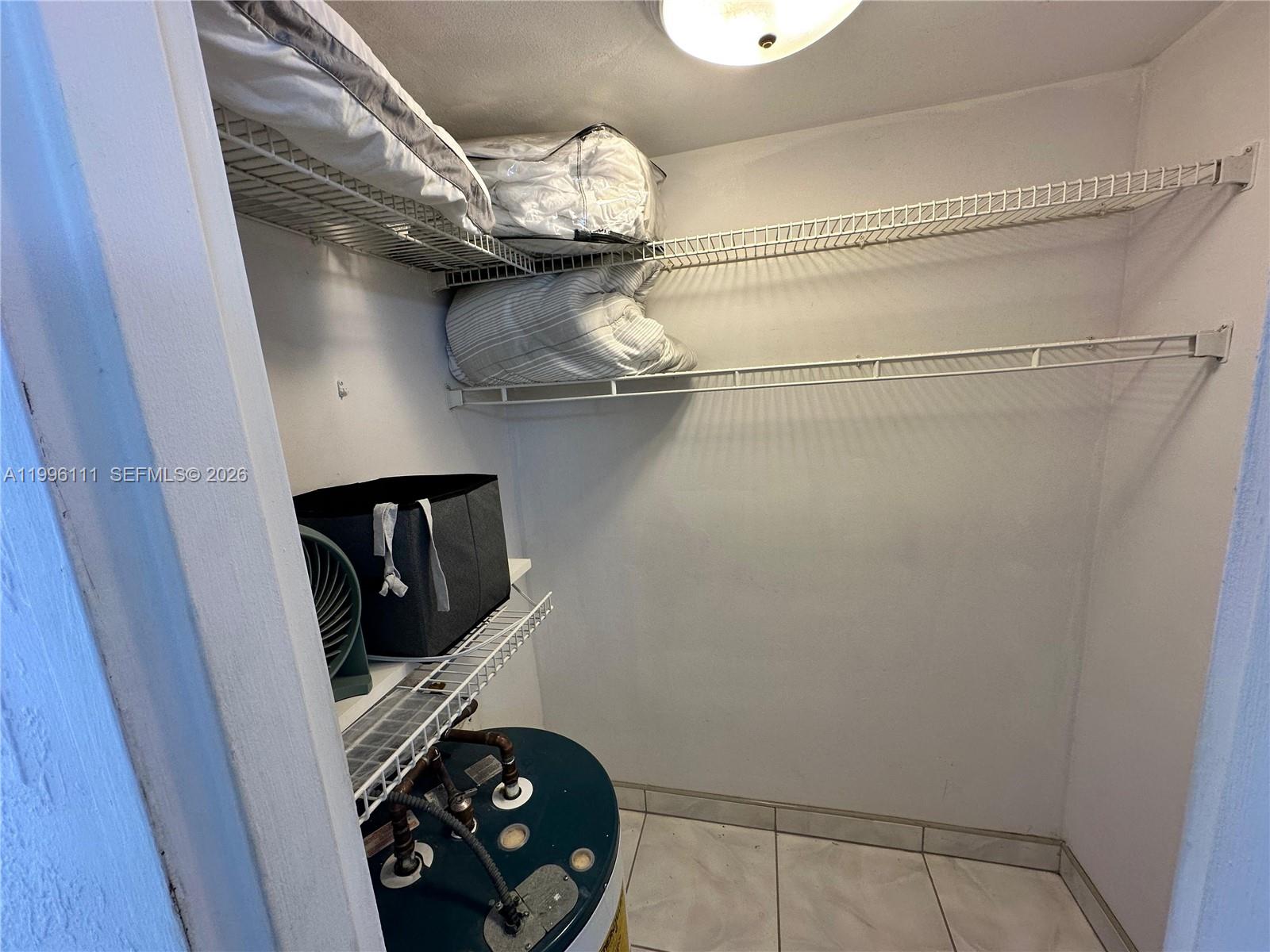 EASTERN SHORES WHITE HOUS - Residential