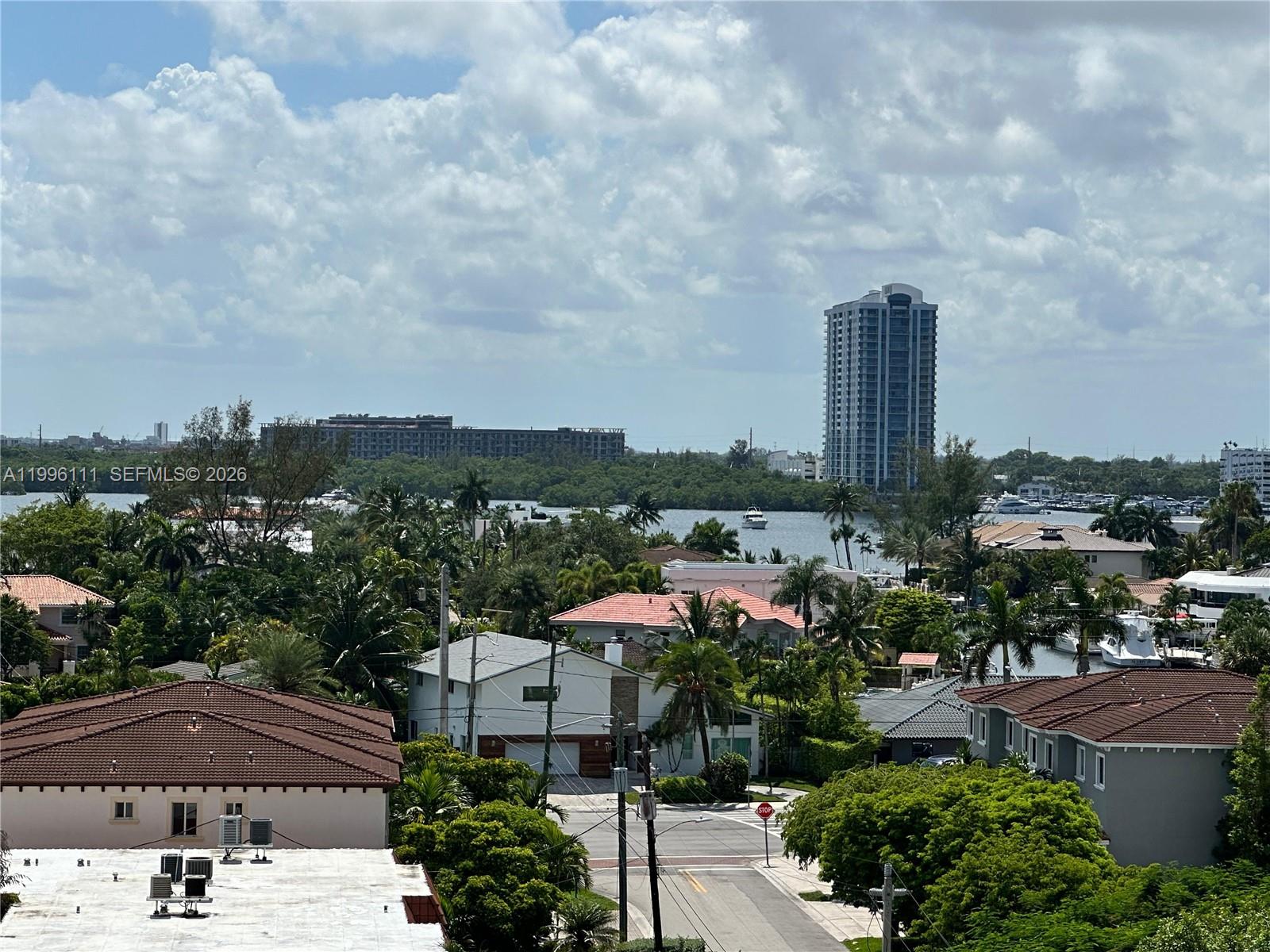 EASTERN SHORES WHITE HOUS - Residential