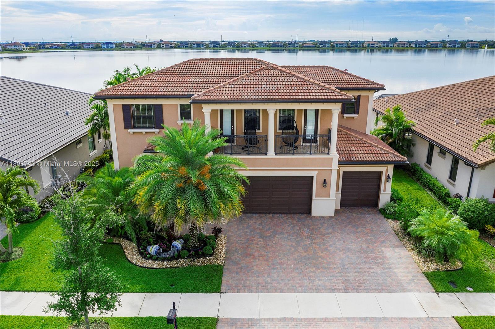 8680 W Watercrest Cir W Cir, Parkland, Broward County, Florida - 5 Bedrooms  
5 Bathrooms - 