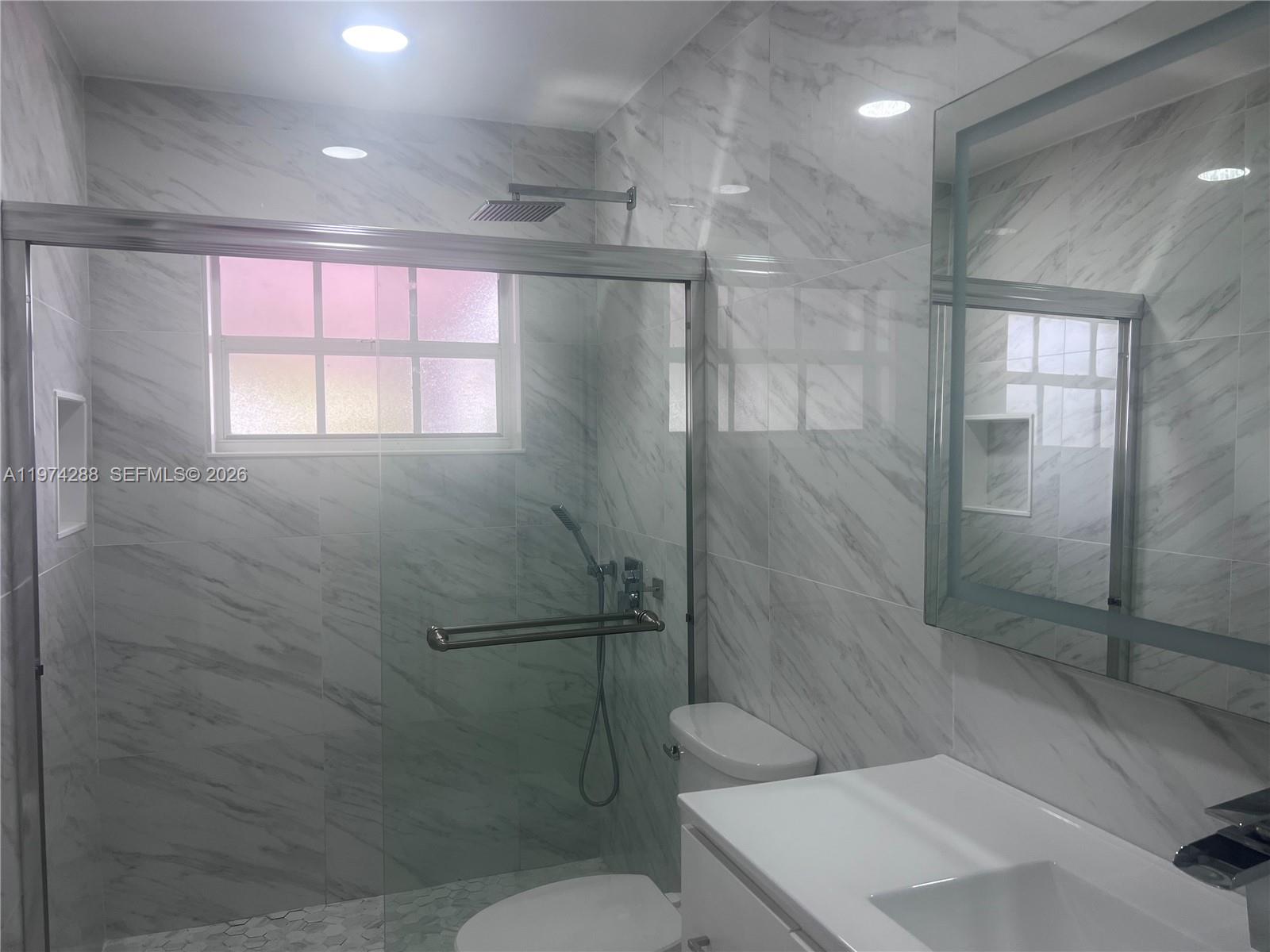 MEADOW WOOD MANOR #4 - Residential Lease