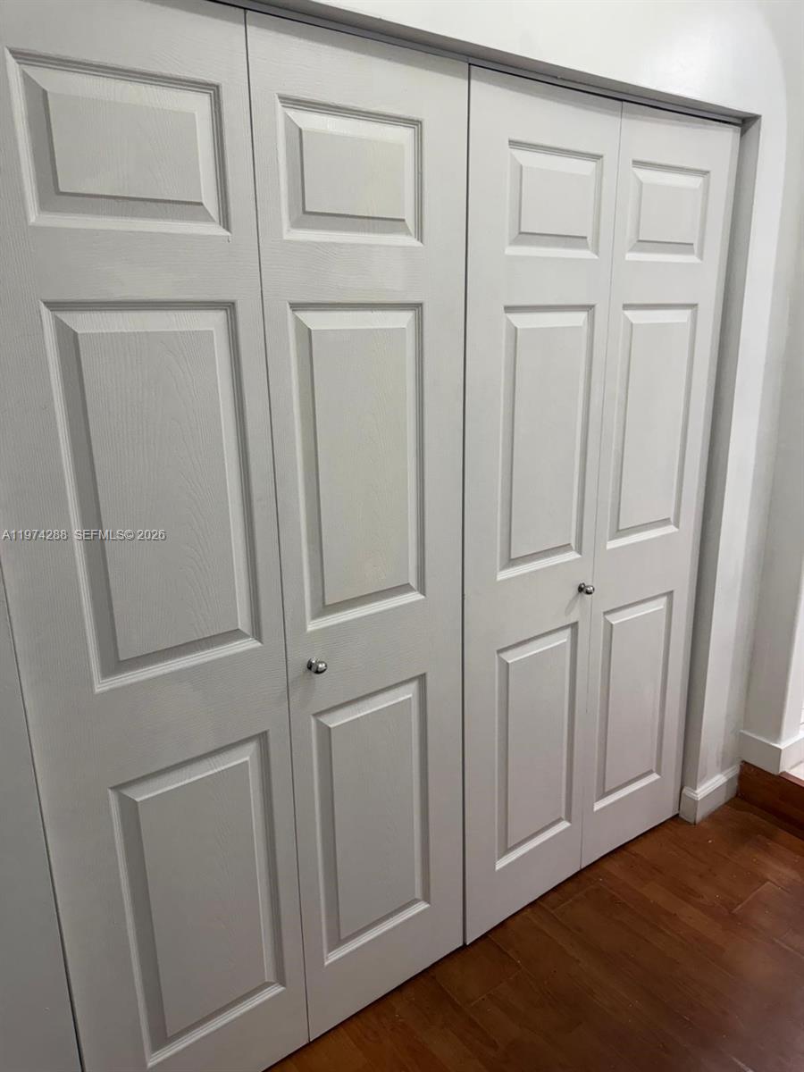 MEADOW WOOD MANOR #4 - Residential Lease