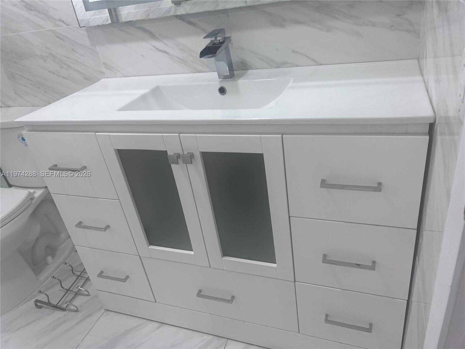 MEADOW WOOD MANOR #4 - Residential Lease