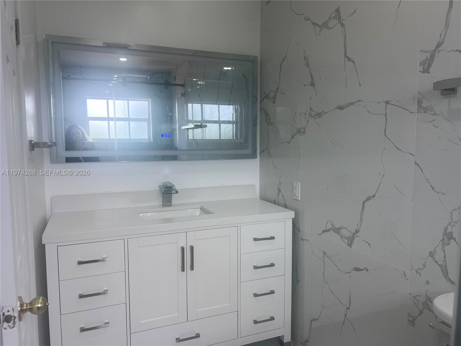 MEADOW WOOD MANOR #4 - Residential Lease