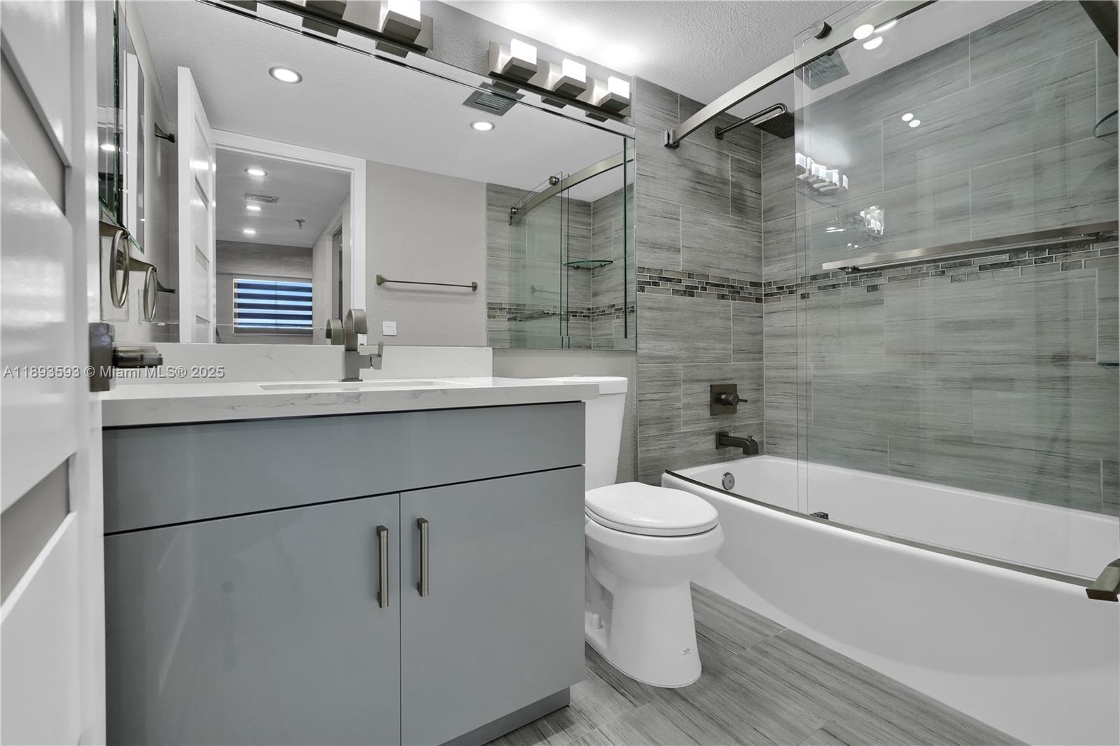 LA RIVE GAUCHE CONDO - Residential