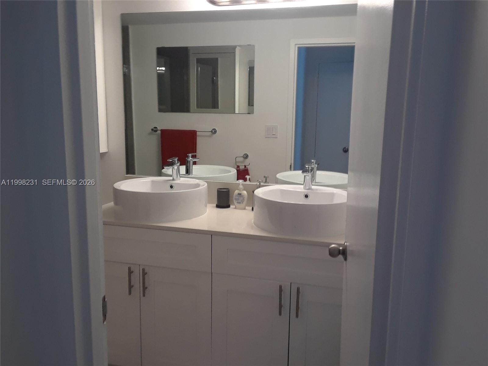 BAY PARK TOWERS CONDO - Residential Lease